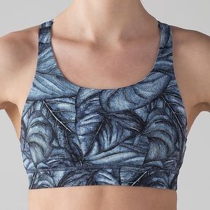 Lululemon Energy Bra (Nulux) size 6